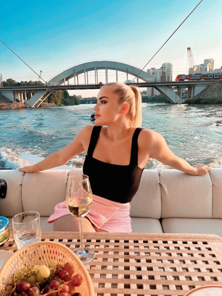 Молодые Эскортницы