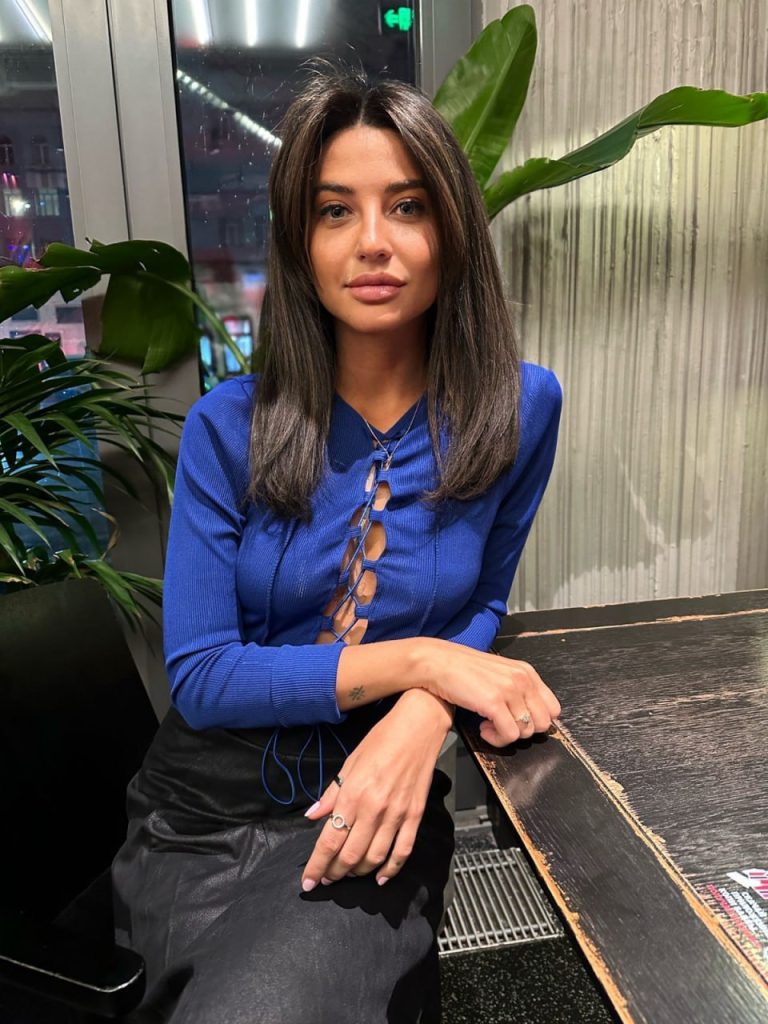 Русые эскортницы