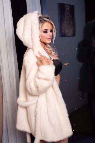 Эскортница Валерия